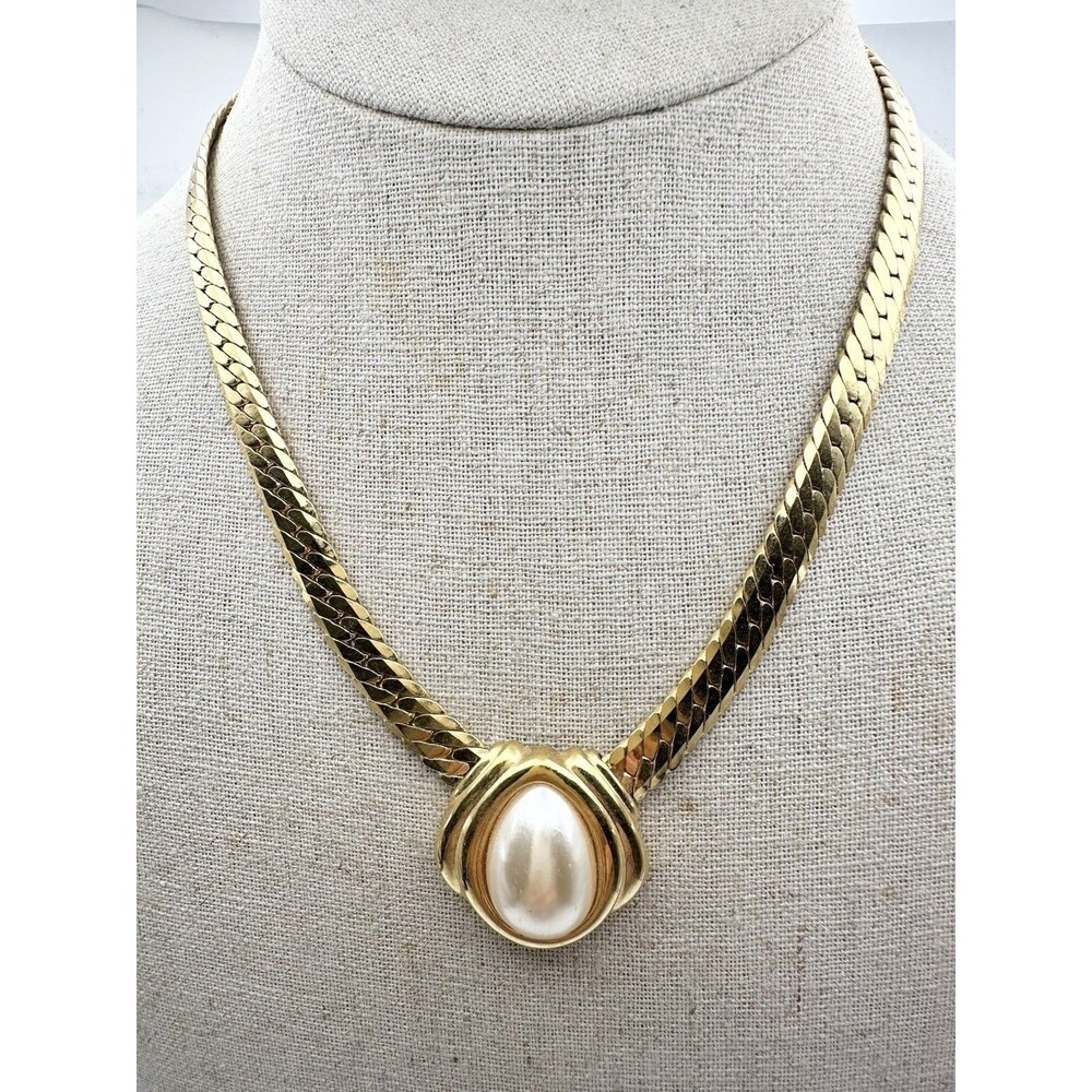 Vintage Signed Napier Faux Pearl Necklace Choker Gold Tone 16”